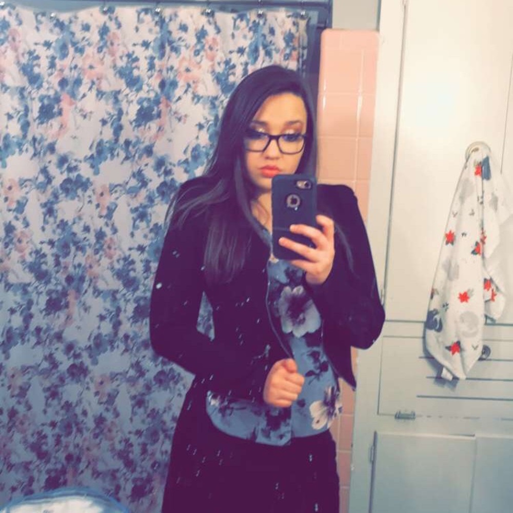 Meet your Posher, Lydia